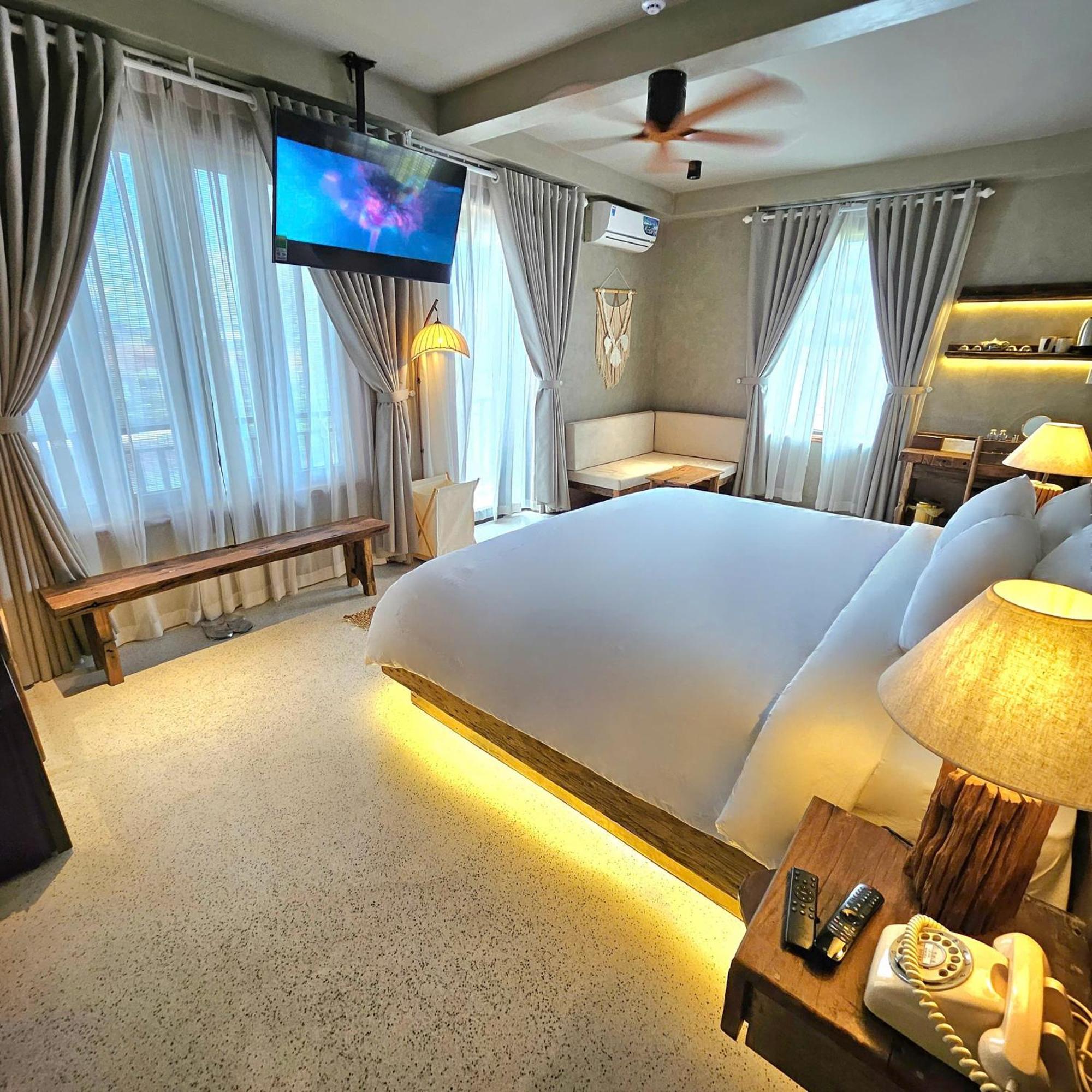 Victory Hotel Hué Extérieur photo
