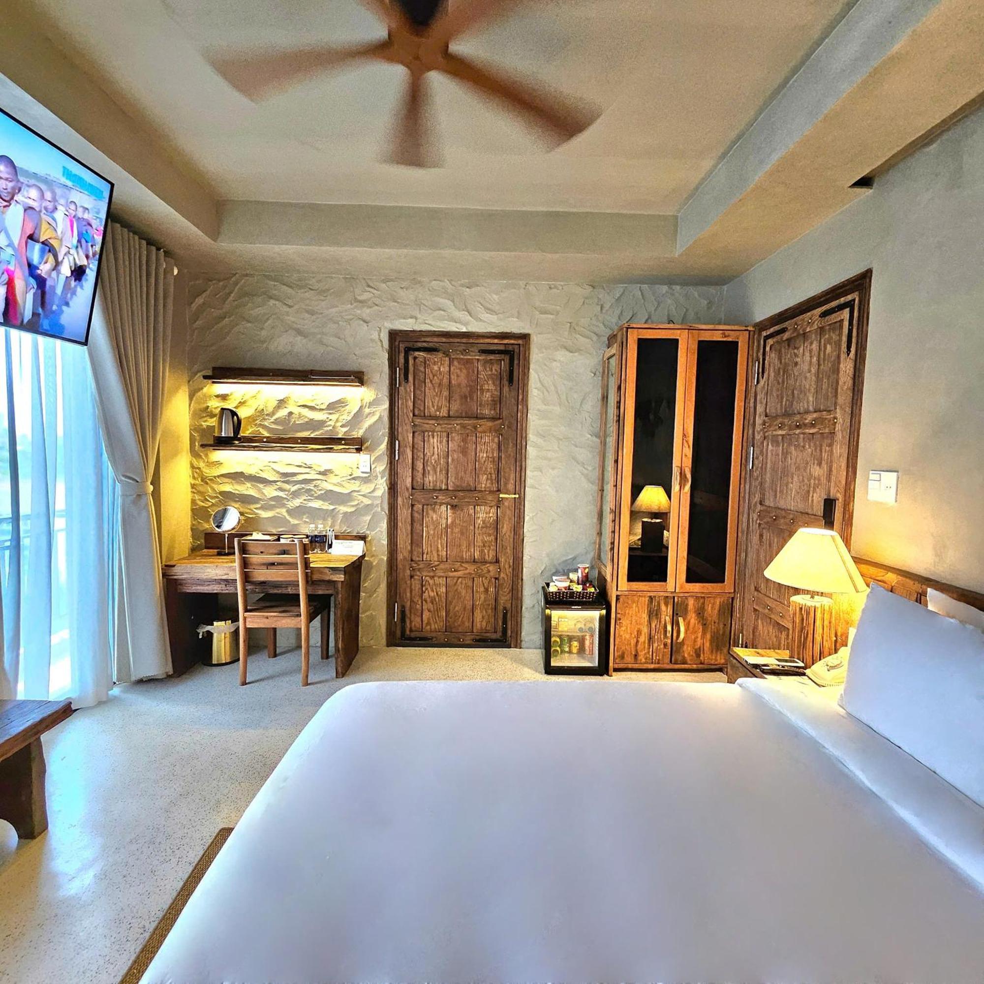 Victory Hotel Hué Extérieur photo