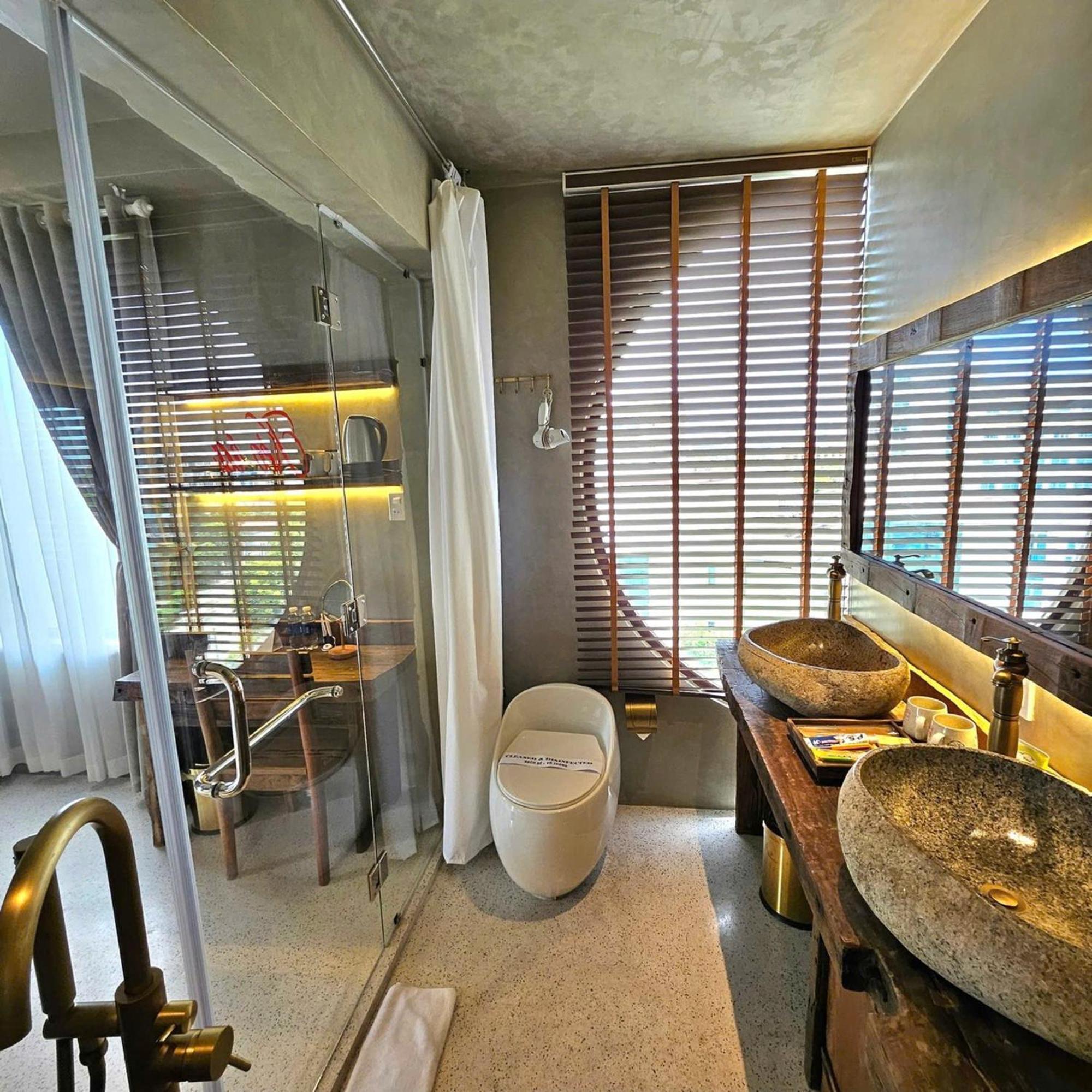 Victory Hotel Hué Extérieur photo
