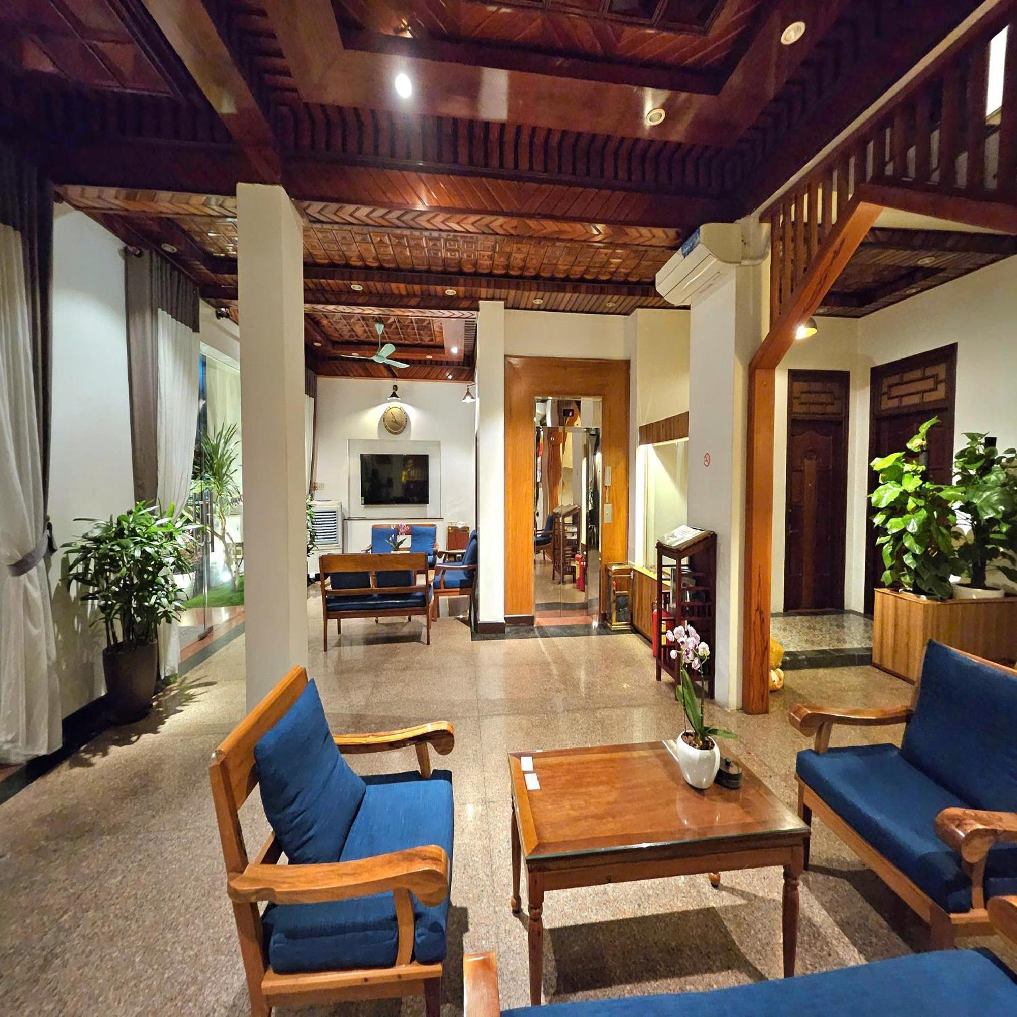 Victory Hotel Hué Extérieur photo