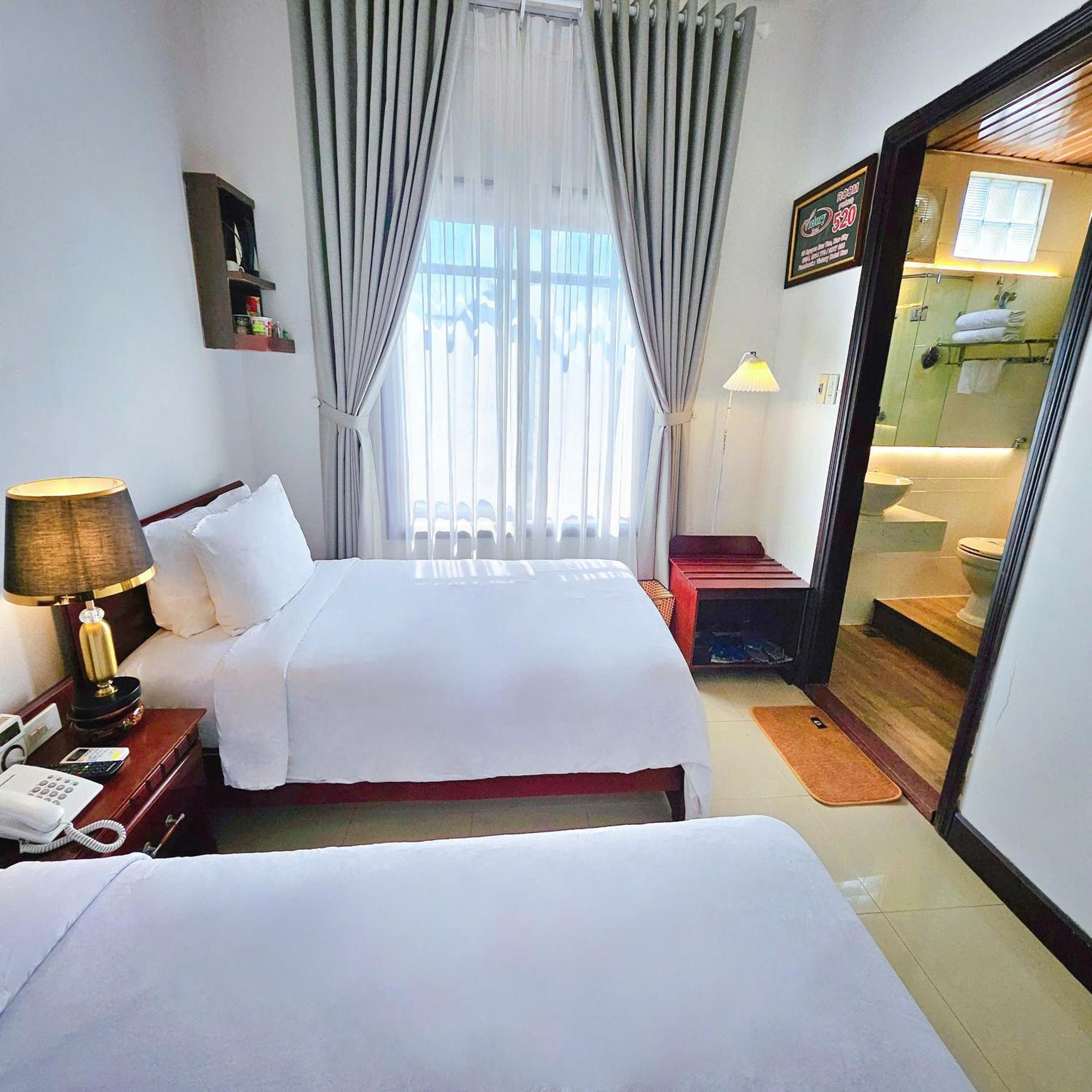 Victory Hotel Hué Extérieur photo