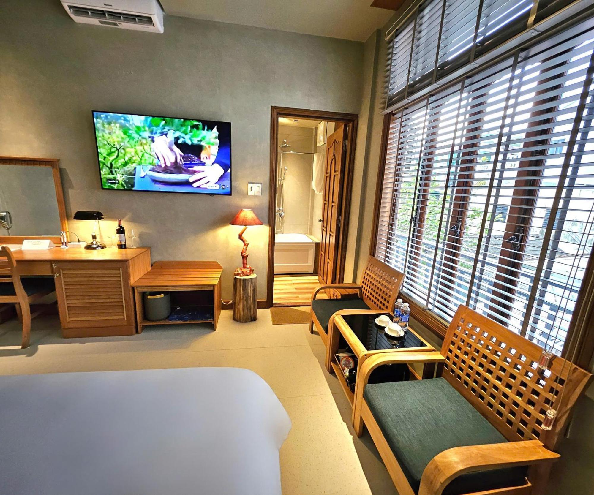 Victory Hotel Hué Extérieur photo